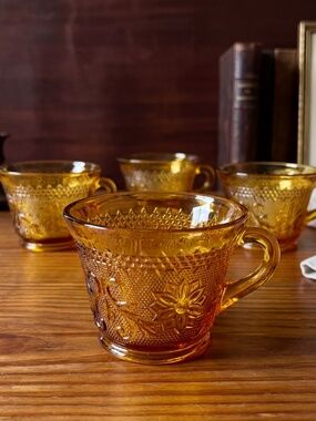 Tiara Sandwich Amber Pressed Glass Cups – Set of 4